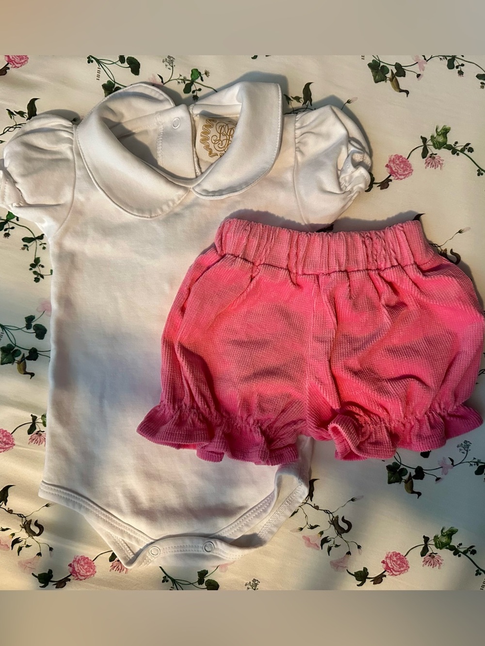 *SET* The Beaufort Bonnet Company White Peter Pan Top with Pink Bubble Shorts